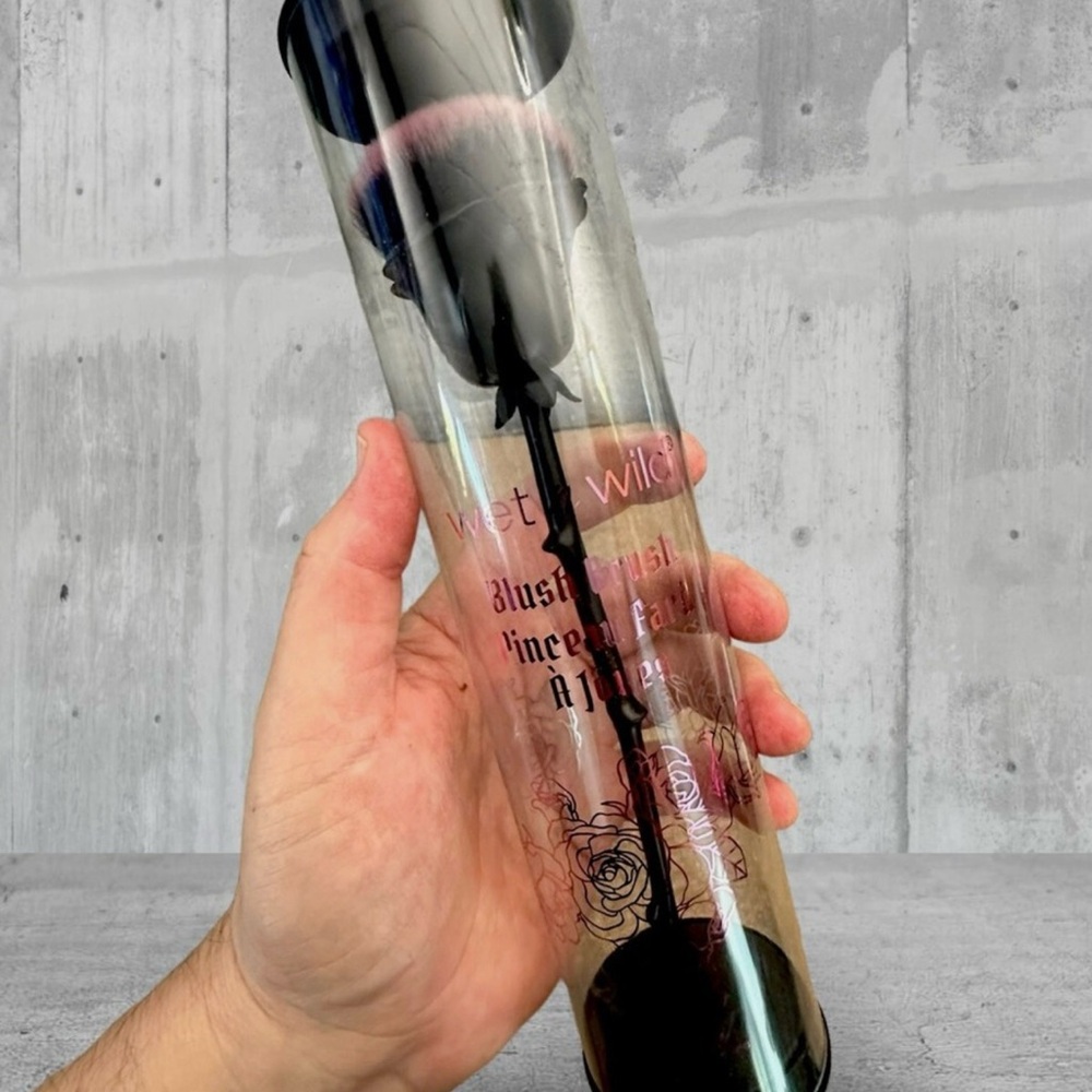 New✨Wet ‘N Wild Rebel Rose Makeup | Limited Edition Collection - Picture 4 of 13